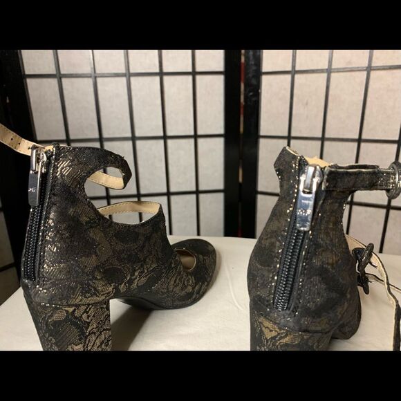 Marc Fisher black gold high heel women’s shoes - Picture 5 of 7